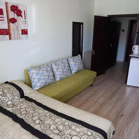 Apartment Seasons - Cozy Near Gondola & Mountain Views Bansko